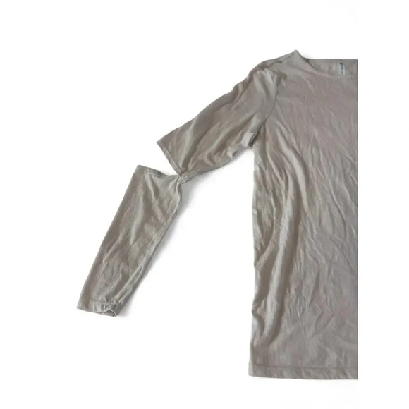 Fabletics Women's Long Sleeve Light Pink Lightweight Athletic Top Size M - Picture 3 of 7